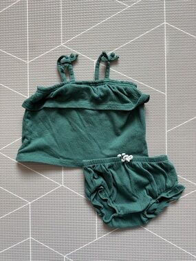 Carters|Baby girl matching set in emerald green-Ruffle Tank and Bloomer Set•12M